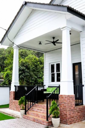 PREMIUM Tanjung Jara Cottage - with indoor pool